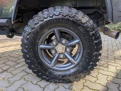 Land Rover Defender 90 2.5 td5 SE SW Nero usata Cairate