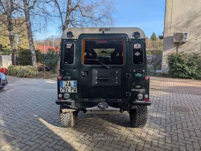 Land Rover Defender 90 2.5 td5 SE SW Nero usata Cairate