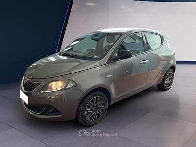 Lancia Ypsilon III 2021 1.0 firefly hybrid Gold Plus s&s 70cv 5p.ti Grigio usata Torino