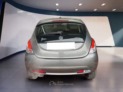 Lancia Ypsilon III 2021 1.0 firefly hybrid Gold Plus s&s 70cv 5p.ti Grigio usata Torino
