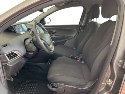 Lancia Ypsilon III 2021 1.0 firefly hybrid Gold Plus s&s 70cv 5p.ti Grigio usata Torino