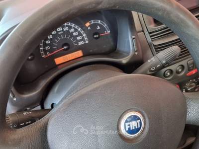 Fiat Punto 5 porte Active Natural Power Bianco usata Bisceglie