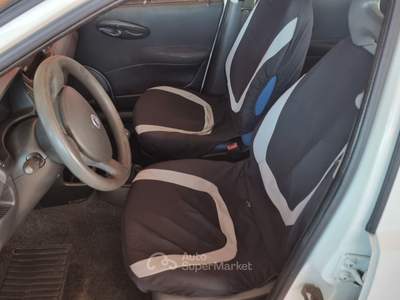 Fiat Punto 5 porte Active Natural Power Bianco usata Bisceglie
