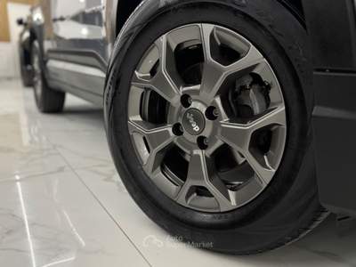 Jeep Avenger 1.2 100Cv Summit Grigio usata Qualiano