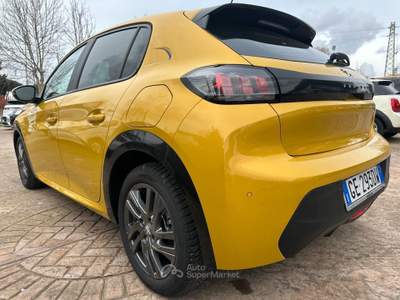 Peugeot 208 208 ACTIVE NEOPATENTATI FINANZIAMENTO Giallo usata Aprilia
