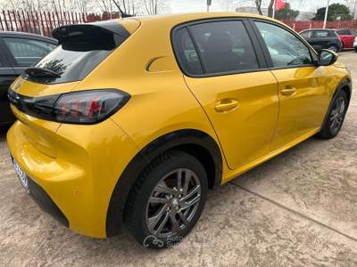 Peugeot 208 208 ACTIVE NEOPATENTATI FINANZIAMENTO Giallo usata Aprilia