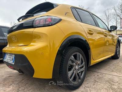 Peugeot 208 208 ACTIVE NEOPATENTATI FINANZIAMENTO Giallo usata Aprilia