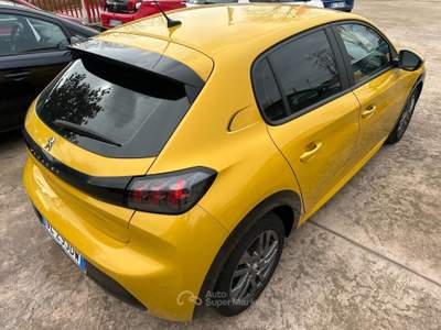 Peugeot 208 208 ACTIVE NEOPATENTATI FINANZIAMENTO Giallo usata Aprilia