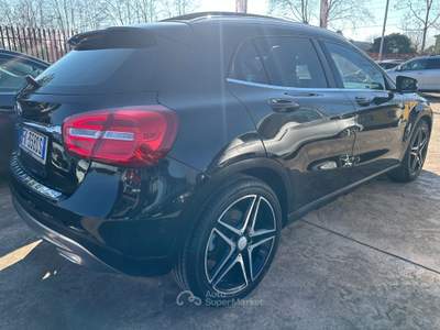 Mercedes-Benz GLA GLA 200 D 4MATIC PREMIUM FINANZIAMENTO Nero usata Aprilia