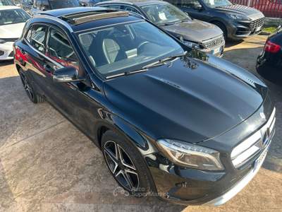 Mercedes-Benz GLA GLA 200 D 4MATIC PREMIUM FINANZIAMENTO Nero usata Aprilia