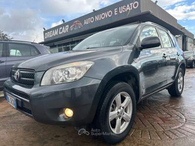 Toyota RAV4 RAV*4*4X4*GARANZIA*FINANZIAMENTO*PERMUTE* Grigio usata Aprilia