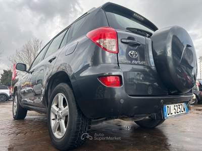 Toyota RAV4 RAV*4*4X4*GARANZIA*FINANZIAMENTO*PERMUTE* Grigio usata Aprilia
