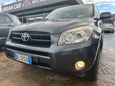 Toyota RAV4 RAV*4*4X4*GARANZIA*FINANZIAMENTO*PERMUTE* Grigio usata Aprilia