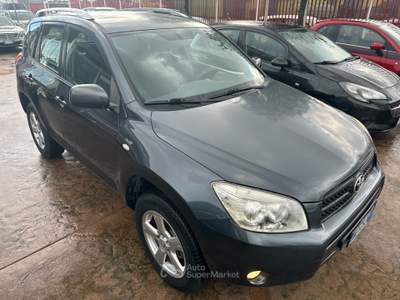 Toyota RAV4 RAV*4*4X4*GARANZIA*FINANZIAMENTO*PERMUTE* Grigio usata Aprilia