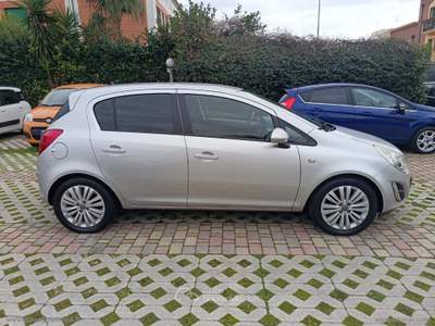 Opel Corsa Corsa 1.2 5p. Club Grigio usata Cimitile