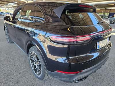 Porsche Cayenne Cayenne 3.0 e-hybrid tiptronic Platinum Edition Nero usata Pisa