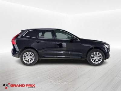 Volvo XC60 B4 (d) AWD Geartronic Momentum Pro Nero usata Castenaso