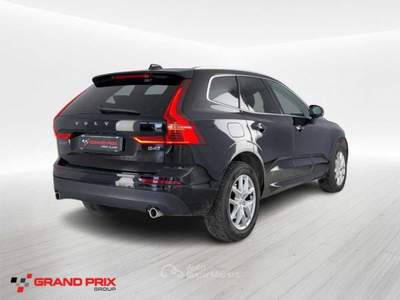 Volvo XC60 B4 (d) AWD Geartronic Momentum Pro Nero usata Castenaso