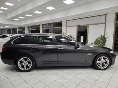 BMW Serie 5 530d Touring Business 245cv Grigio usata Rovigo