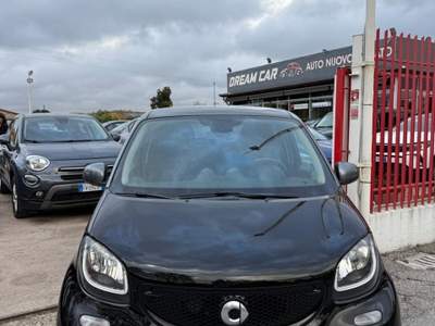 Smart ForFour 70 1.0 Passion Nero usata Aprilia