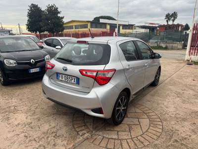 Toyota Yaris 5 porte Active Nero usata Aprilia