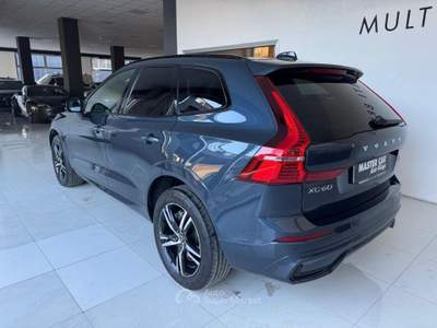 Volvo XC60 B4 (d) AWD automatico Plus Dark Blu/Azzurro usata Ripalimosani