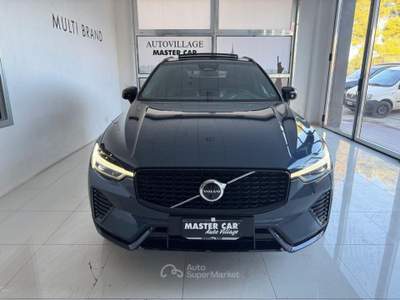 Volvo XC60 B4 (d) AWD automatico Plus Dark Blu/Azzurro usata Ripalimosani