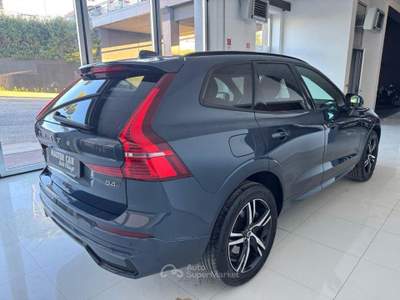 Volvo XC60 B4 (d) AWD automatico Plus Dark Blu/Azzurro usata Ripalimosani