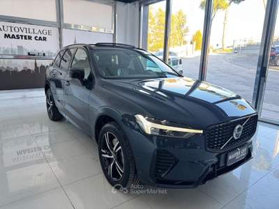 Volvo XC60 B4 (d) AWD automatico Plus Dark Blu/Azzurro usata Ripalimosani