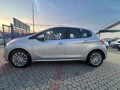Peugeot 208 208 I  5p 1.2 puretech Active gpl 82cv Grigio usata Torino