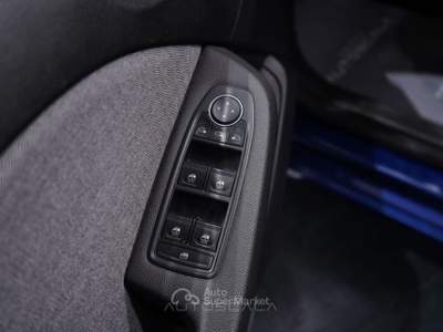 Renault Clio 1.0 TCe 90cv 5 porte Techno Blu/Azzurro usata Pozzuoli