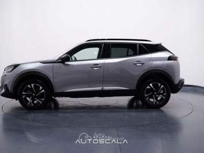 Peugeot 2008 1.2 PureTech 100cv S&S Allure Pack Grigio usata Pozzuoli