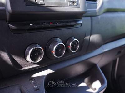 Renault Master T28 2.3 dCi 135 PC-TM Furgone Ice Bianco usata Pozzuoli