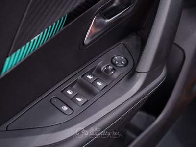 Peugeot 2008 1.2 PureTech 100cv S&S Allure Pack Arancione usata Pozzuoli