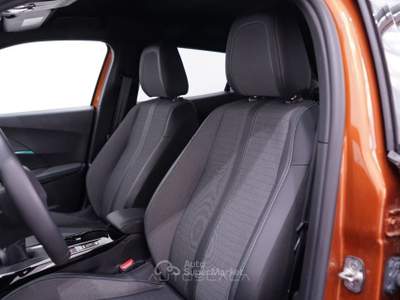 Peugeot 2008 1.2 PureTech 100cv S&S Allure Pack Arancione usata Pozzuoli
