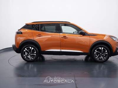 Peugeot 2008 1.2 PureTech 100cv S&S Allure Pack Arancione usata Pozzuoli