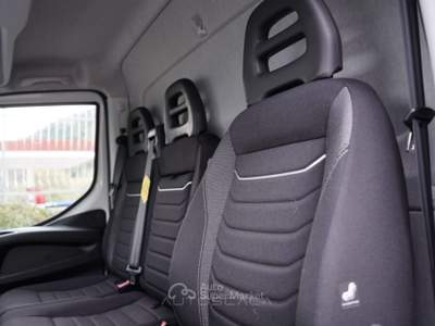 Iveco Daily 35 C18 C.Autom. Cassone Ribaltabile + GRU FASSI Bianco usata Pozzuoli