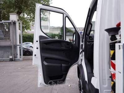 Iveco Daily 35 C18 C.Autom. Cassone Ribaltabile + GRU FASSI Bianco usata Pozzuoli