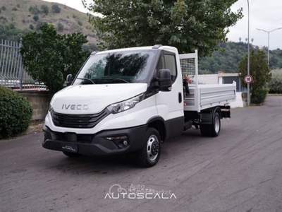 Iveco Daily 35 C18 C.Autom. Cassone Ribaltabile + GRU FASSI Bianco usata Pozzuoli