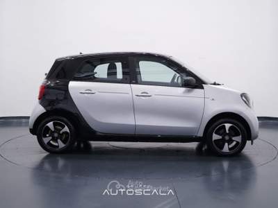 Smart ForFour 1.0 70cv GPL Passion #Navy #Led Nero usata Pozzuoli
