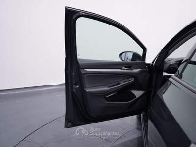 Volkswagen Golf 1.0 TSI 110cv EVO DSG Life Grigio usata Pozzuoli