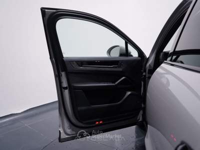 Porsche Cayenne Cayenne Coupé 4.0 500cv GTS Bianco usata Pozzuoli