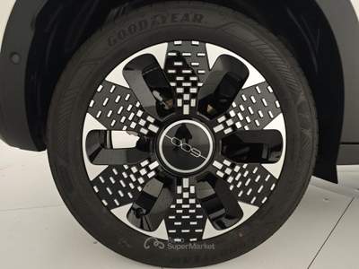 Fiat 600 Hybrid 110 CV DCT MHEV La Prima Bianco usata Capua