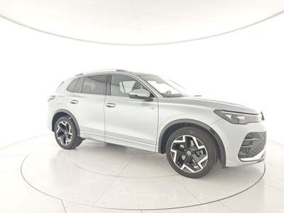 Volkswagen Tiguan 2.0 TDI 150 CV DSG R-Line Argento usata Capua