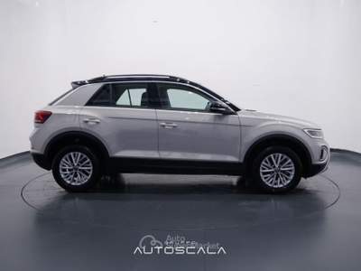 Volkswagen T-Roc 1.5 TSI 150cv ACT DSG Life Grigio usata Pozzuoli