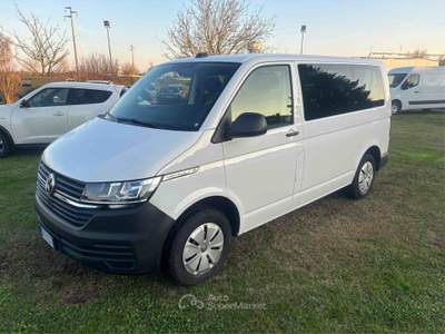 Volkswagen Caravelle T6.1 2.0 TDI 110CV PC Trendline Bianco usata COMACCHIO