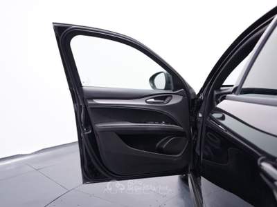 Alfa Romeo Stelvio 2.2 Turbodiesel 160 CV AT8 RWD Sprint Nero usata Pozzuoli