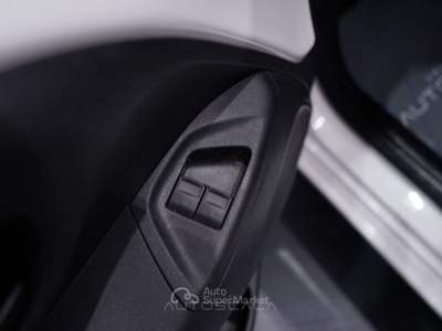 Peugeot 108 1.0 VTi 72cv 5 porte Active Bianco usata Pozzuoli