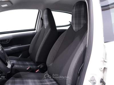 Peugeot 108 1.0 VTi 72cv 5 porte Active Bianco usata Pozzuoli