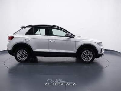 Volkswagen T-Roc 1.5 TSI 150cv ACT DSG Life Bianco usata Pozzuoli
